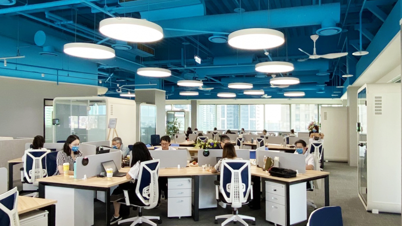 透過高雄據點的「AUO解決方案研發中心」建置，期強化南部人才的延攬及培育